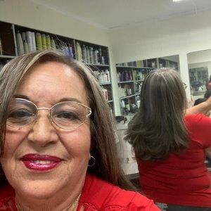 Meet your Posher, Juana